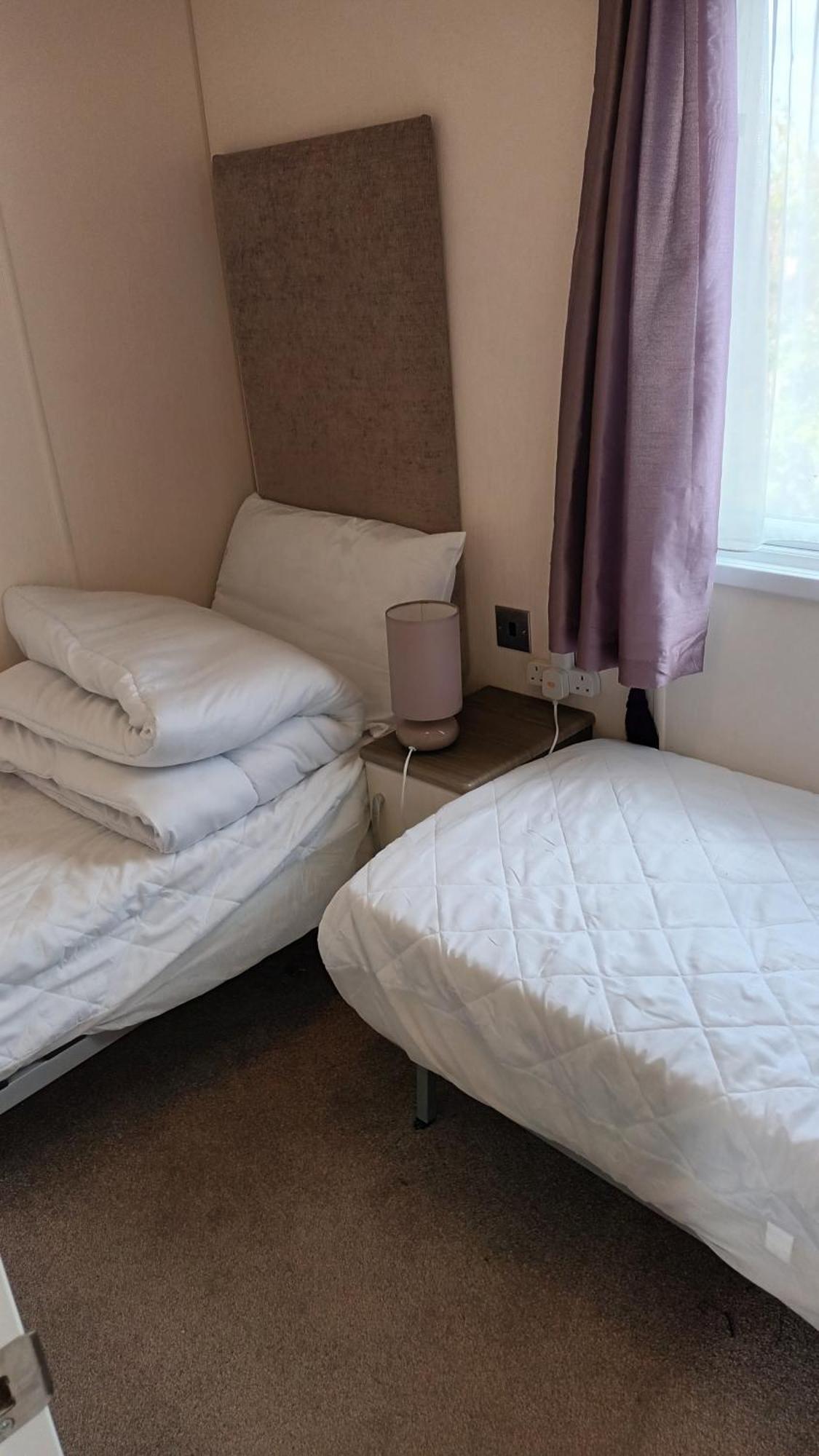 3 Bedroom Caravan St Osyth With Free Wifi And Parking Apartment *